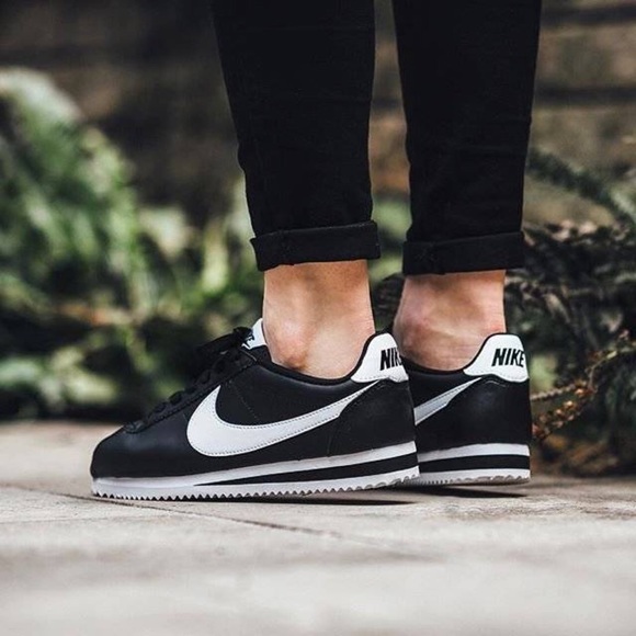 women's classic cortez leather casual sneakers